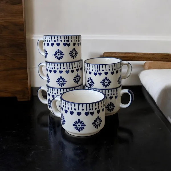 Vintage_Blue_and_White_Ceramic_Mug_Set_(Set_of_6)