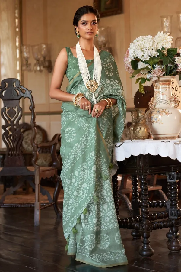Viridian_Green_Soft_Mul_Cotton_Saree_With_Batik_Print_&_Zari_Woven
