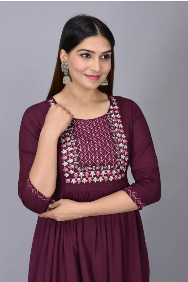 Women_Rayon_Eambroidred_Kurta_Pant_Set_Wine_(Maroon)