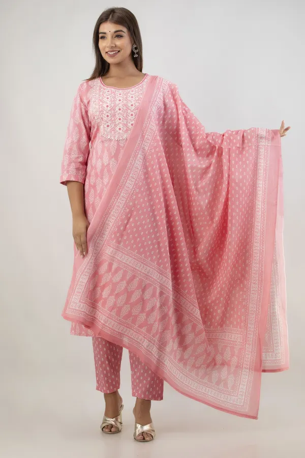 Stylish_&_Elegant_Women_Kurta_Pant_Dupatta_Set