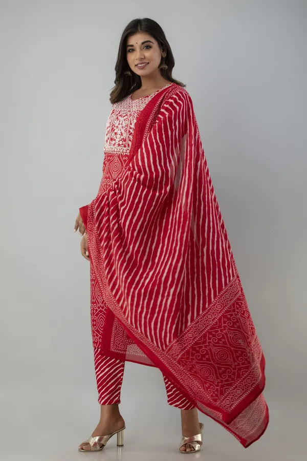 Stylish_&_Elegant_Women_Kurta_Pant_Dupatta_Set