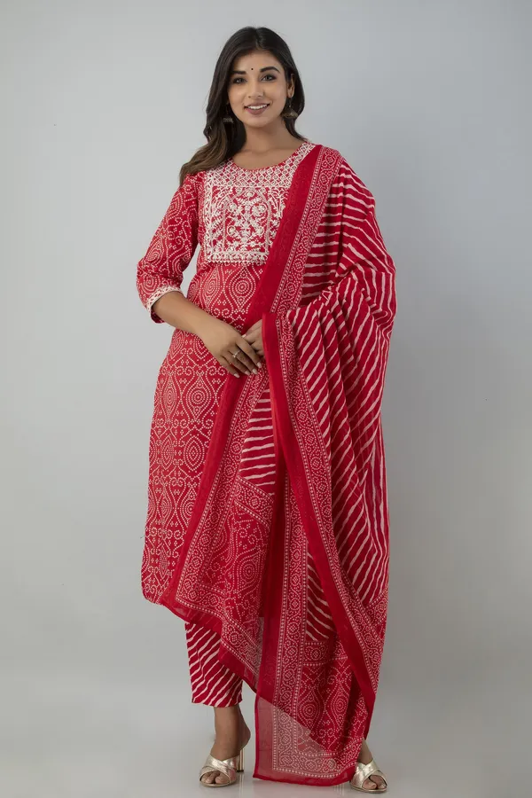 Stylish_&_Elegant_Women_Kurta_Pant_Dupatta_Set