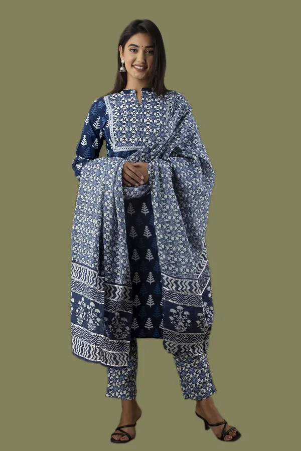 Stylish_&_Elegant_Women_Kurta_Pant_Dupatta_Set