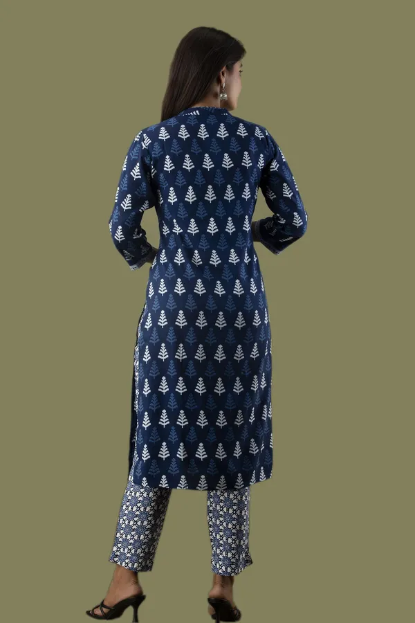 Stylish_&_Elegant_Women_Kurta_Pant_Dupatta_Set