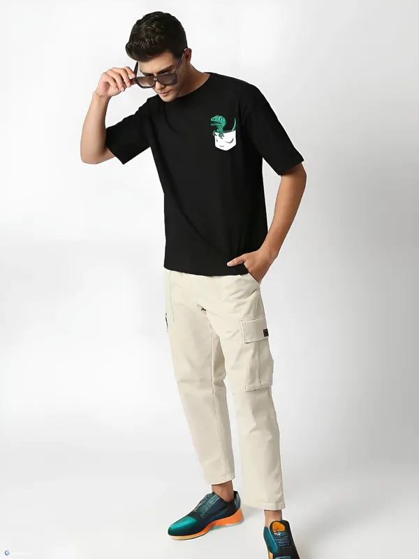 Black_Oversized_Printed_Half_Sleeve_Cotton_T-Shirt_For_Men