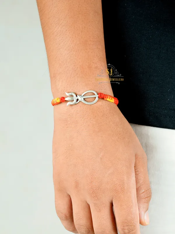 Silver_Pure_925_Sterling_Rakhi_For_Brother_Raksha_Bandhan_With_Pure_Cotton_Thread_For_Men,_Boys,_Rakhis_Trslsnkc
