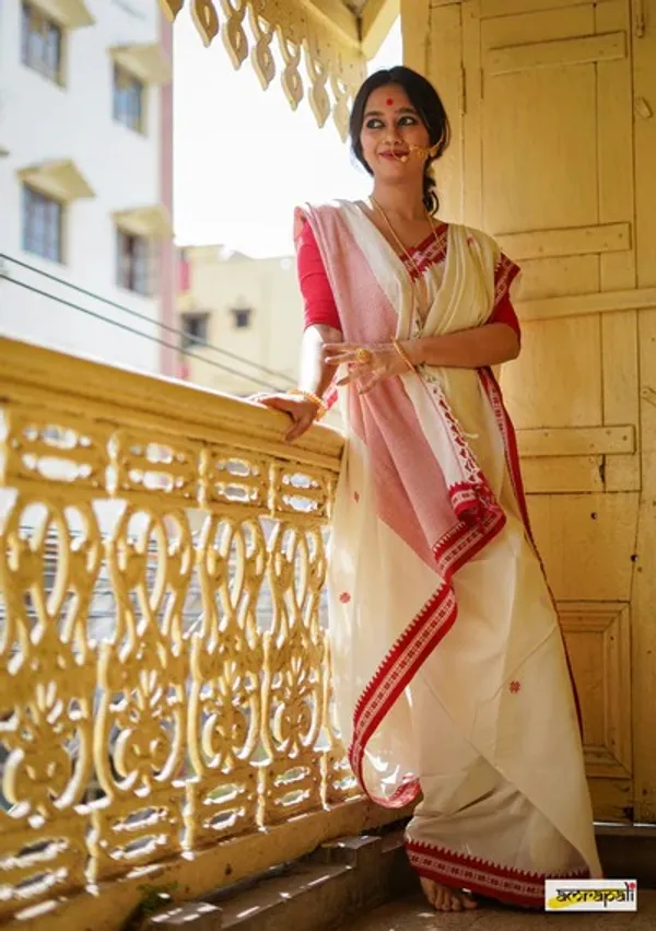 White_Soft_cotton_Silk_With_Blouse_Piece_For_Women