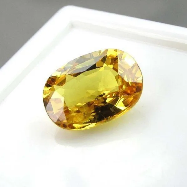 5.25_Ratti_Yellow_Sapphire_(Pukhraj)_Natural_Loose_Gemstone