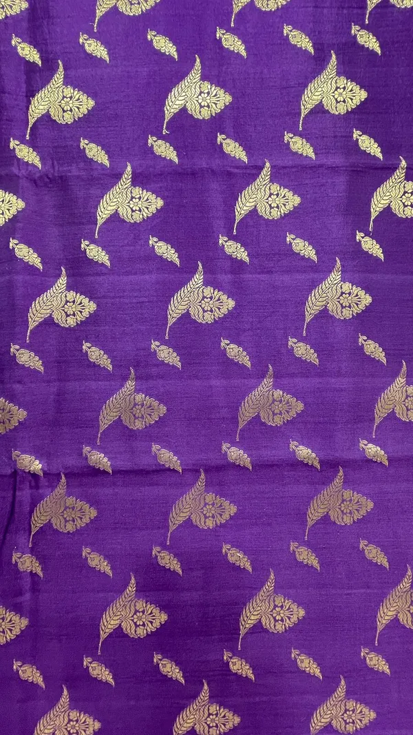 Humairah_Pure_Handwoven_Purple_Chiniya_Silk_Gold_Zari_Floral_Booti_with_Minakari_Zari_Border_with_Purple_Blouse_piece