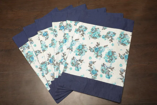 Pack_of_6_Pieces_Cotton_Blue_Floral_Printed_Place_Mat_for_Dining_and_Center_Table