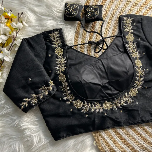 Womenia_Fashion_Presenting_Pure_Weding_Wear_Handwork_Blouse