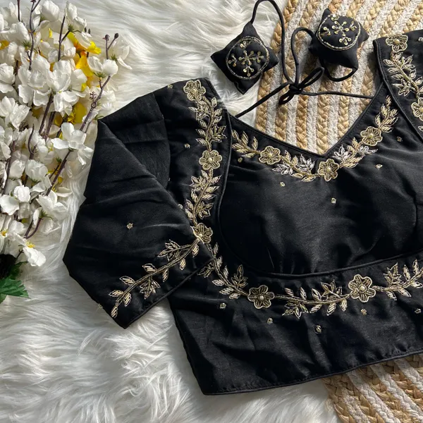 Womenia_Fashion_Presenting_Pure_Weding_Wear_Handwork_Blouse