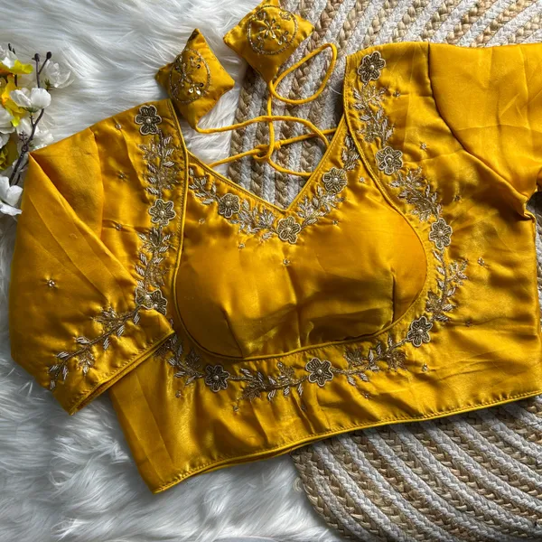 Womenia_Fashion_Presenting_Pure_Weding_Werea_Handwork_Blouse