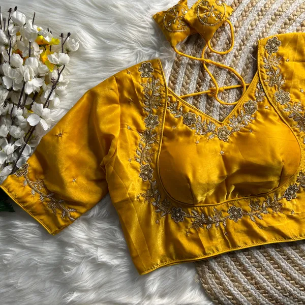 Womenia_Fashion_Presenting_Pure_Weding_Werea_Handwork_Blouse