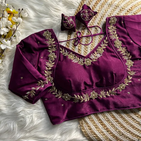 Womenia_Fashion_Presenting_Pure_Weding_Werea_Handwork_Blouse