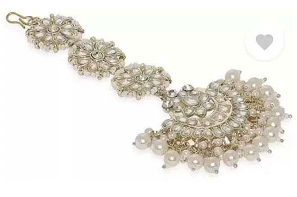 Kundan_Pearl_Maangtikka_And_Earrings_Set