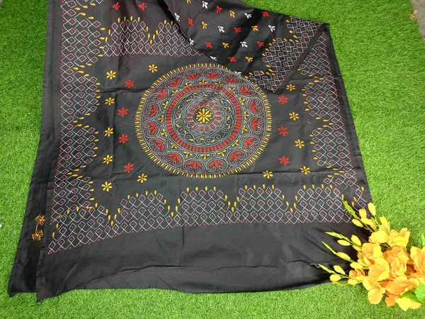 Black_Art_Silk_Kantha_Stitch_Handloom_Saree_With_Blouse_Piece