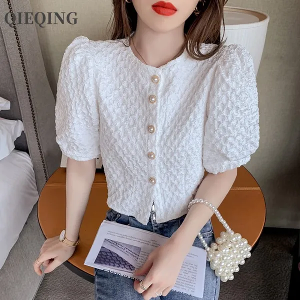 https://d1311wbk6unapo.cloudfront.net/NushopCatalogue/tr:f-webp,w-600,fo-auto/Women_5_button_top_white_new_IPW4VLKTGL_2024-05-28_1.jpg__Dossier's