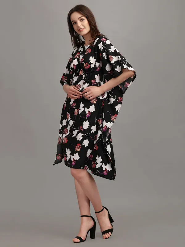 Black_&_White_Floral_Print_Kaftan_Dress