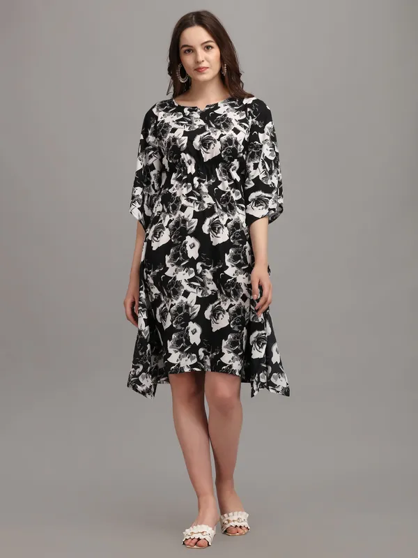 Black_&_White_Floral_Print_Kaftan_Dress