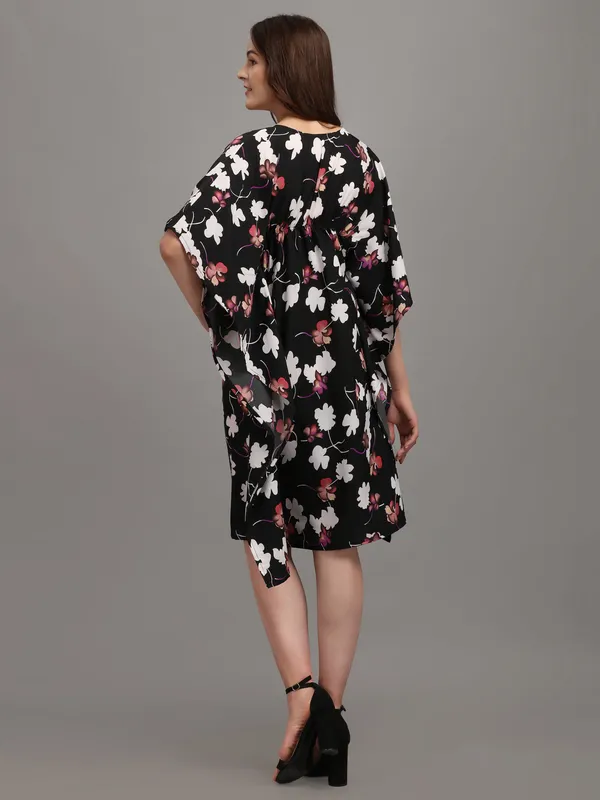 Black_&_White_Floral_Print_Kaftan_Dress