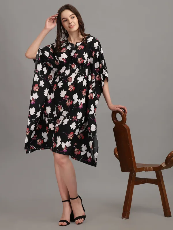 Black_&_White_Floral_Print_Kaftan_Dress