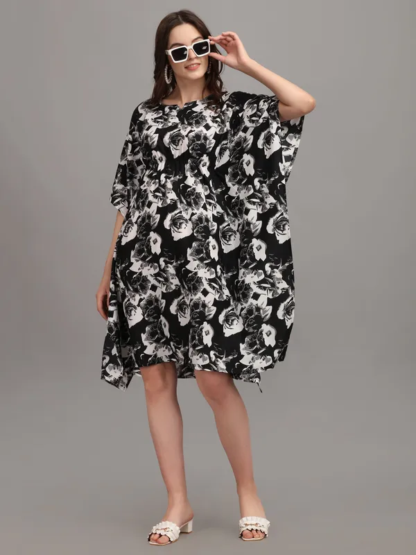 Black_&_White_Floral_Print_Kaftan_Dress