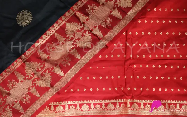 Black_Woven_Kanjivaram_100%_Pure_Silk_Saree_with_Free_Saree_Cover