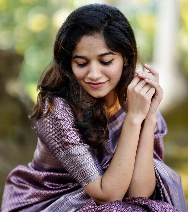Brown_Woven_Kanjivaram_100%_Pure_Silk_Saree_with_Free_Saree_Cover