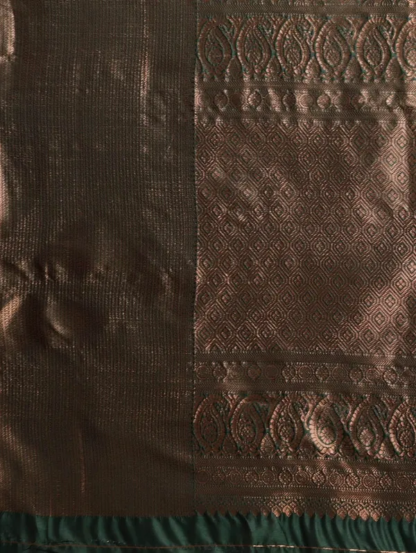 Green_Woven_Kanjivaram_100%_Pure_Silk_Saree_with_Free_Saree_Cover