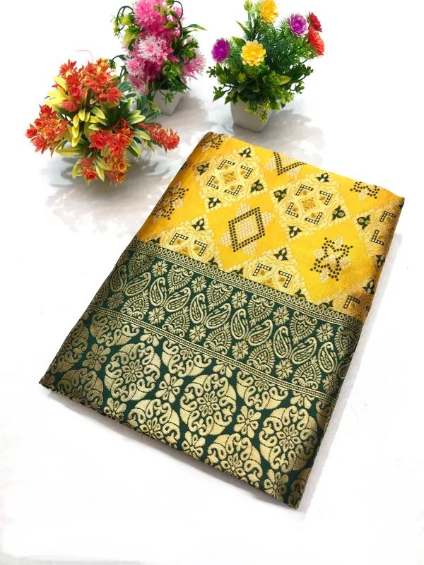 Yellow_Woven_Kanjivaram_100%_Pure_Silk_Saree_with_Free_Saree_Cover