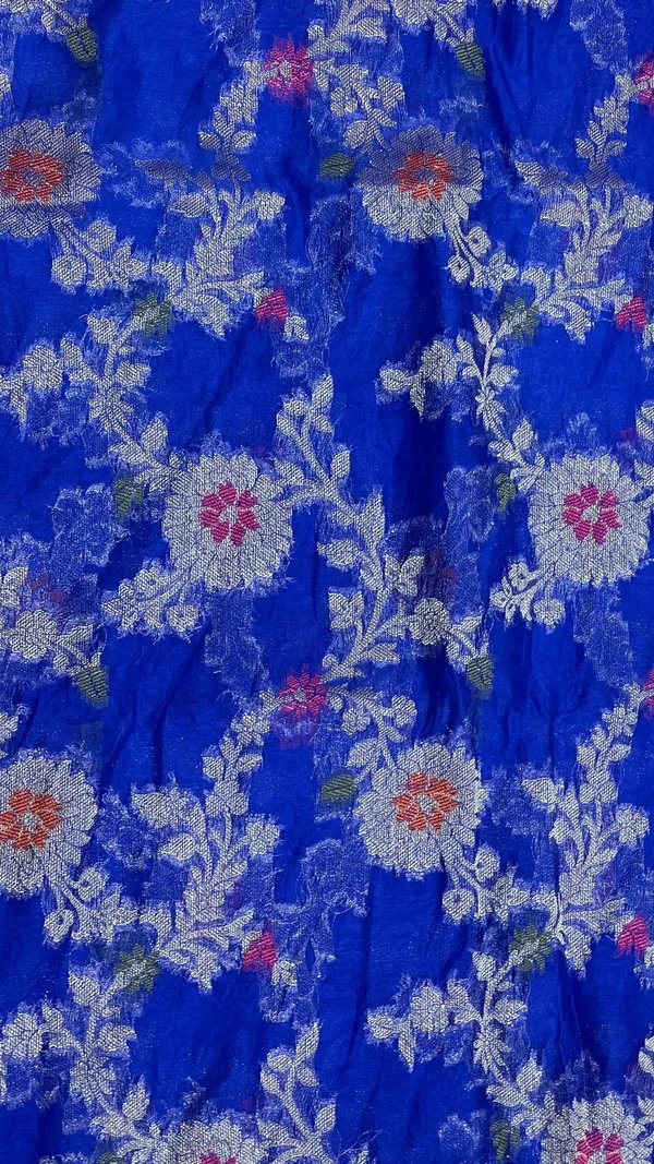 Humairah_Presents_Blue_Semi_Georgette_Tilfi_Mina_Floral_Zari_Jaal_with_Banarasi_Floral_Pallu_and_Blue_Blouse