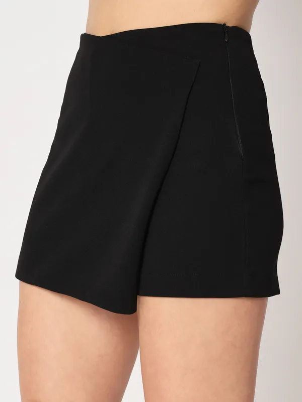 Zastraa_Black_High_Waist_Scuba_Mini_Skorts
