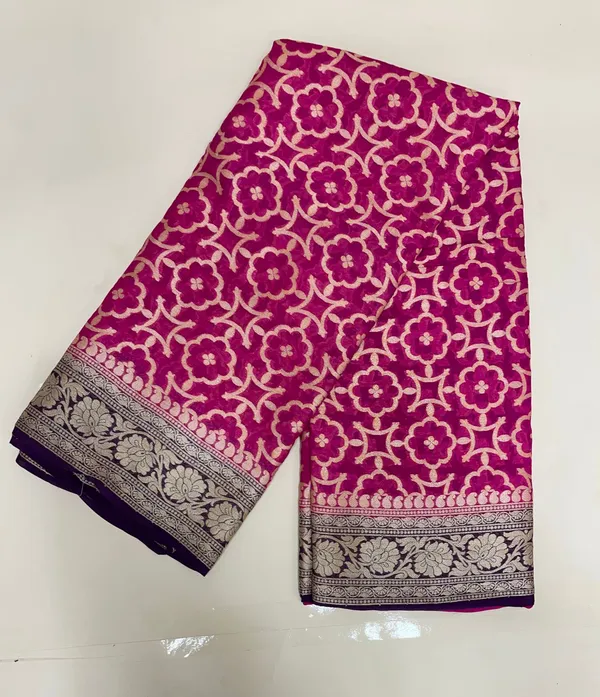 Humairah_Presents_Pure_Handloom_Magenta_Chiffon_Bandhej_Zari_Jaal_with_Contrast_Violet_Zari_Border_and_Violet_Blouse