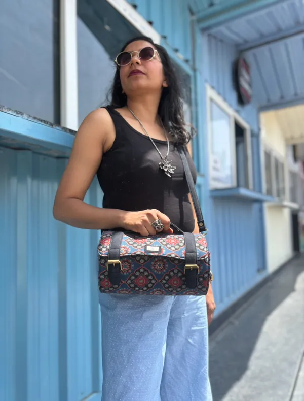 Black_Indigo_Handcrafted_Cotton_Printed_Cylinder_Sling_Bag_With_Matching_Handle