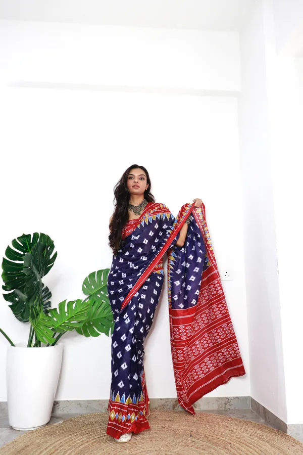 Ikkat_Print_Pure_Soft_Cotton_saree_With_Blouse_Piece