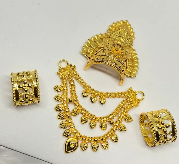 Golden_colour__Crown,_Necklace,_and_BANGLES_SET_FOR_2_NUMBER_LADDU_GOPAL_