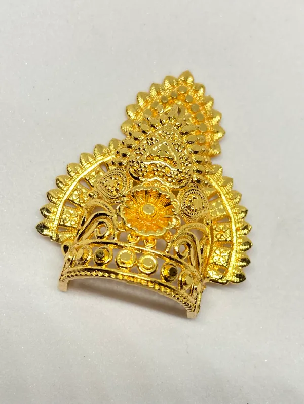Golden_colour__Crown,_Necklace,_and_BANGLES_SET_FOR_2_NUMBER_LADDU_GOPAL_