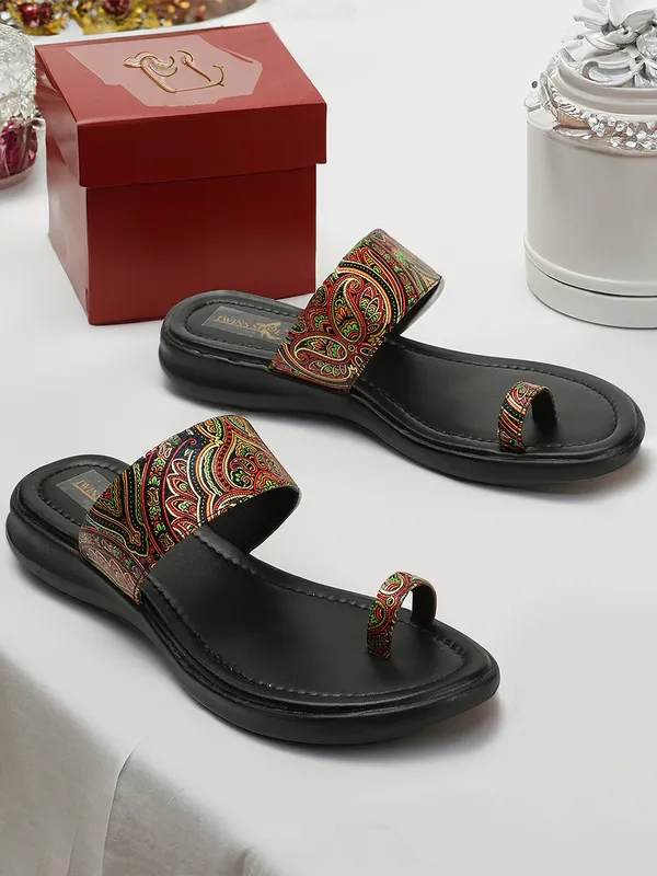 Casual_Slip_On_Flat_Slippers_(Gold)