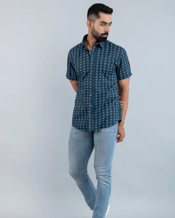 Elegant_Turquoise_Floral_Print_Regular_Fit_Casual_Cotton_Shirt_with_Spead_Collar