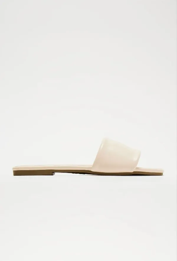 White_Flat_Square_Toe_Sandals_For_Women