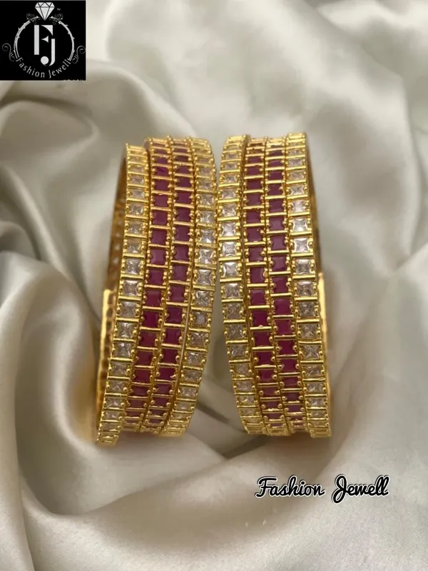 DAZZLING_AD_MATTE_BOX_BANGLE