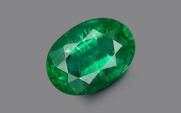 9.25_Ratti_Green_Emerald_(Panna)_Natural_Loose_Gemstone