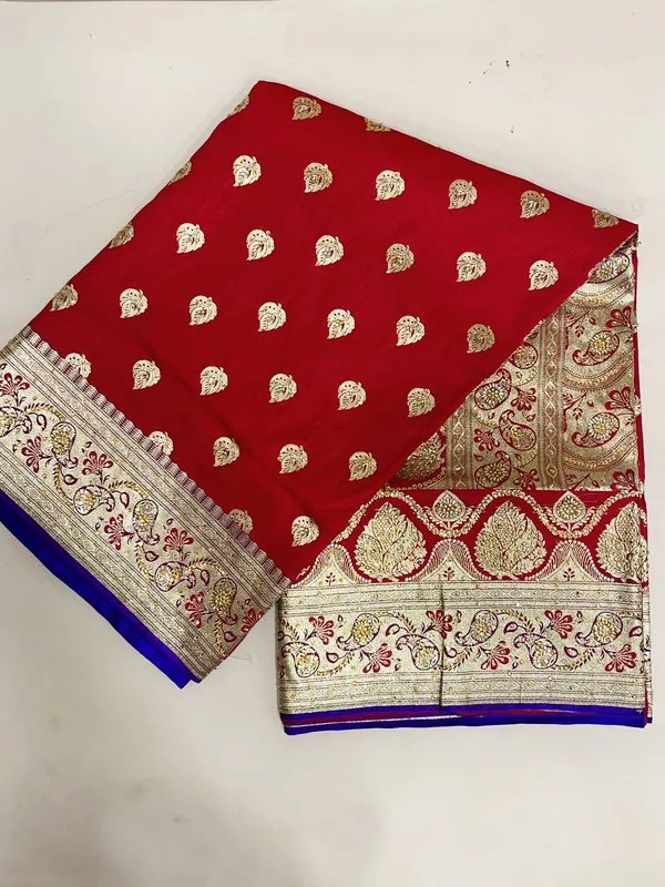 Humairah_Presents_Red_Stone_Work_Golden_Zari_Booti_with_Contrast_Blue_Paisely_Lehariya_Pallu_Zari_Border_with_Blue_Blouse_Banarasi_Saree