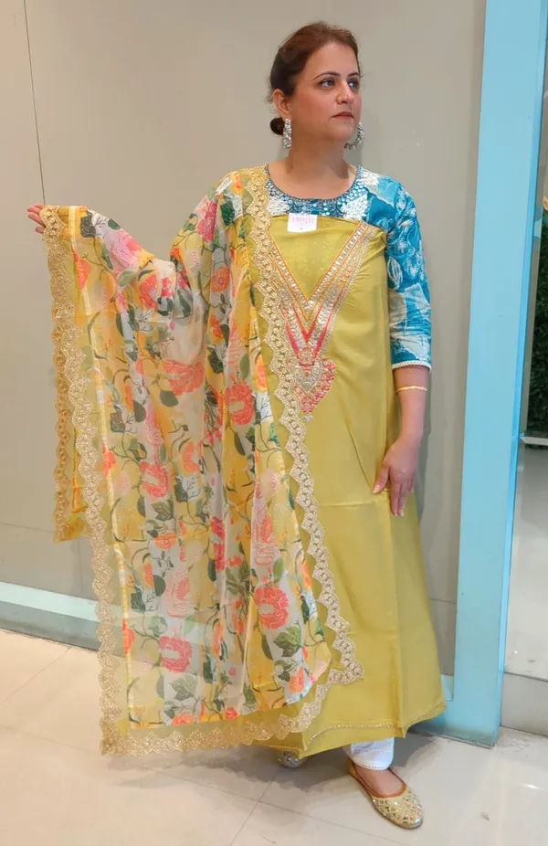 Yellow_Muslin_Un-Stitched_Suit_For_Women