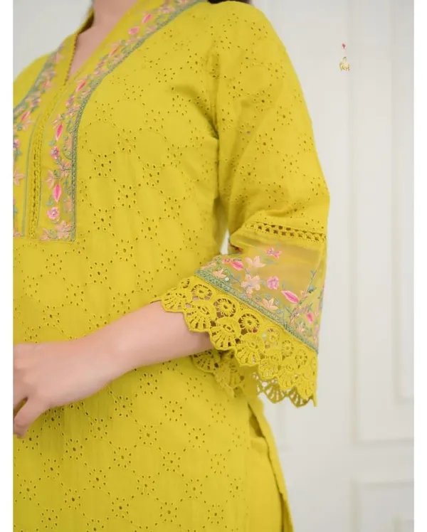 Yellow_Cotton_Chickenkari_Regular_Fit_Solid_Kurta_Pant_And_Dupatta_Set_For_Women