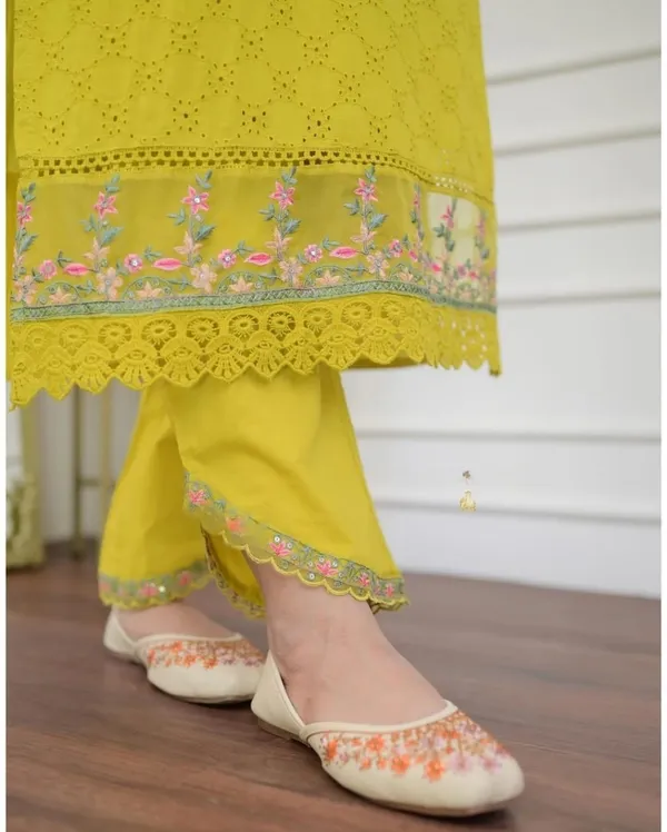 Yellow_Cotton_Chickenkari_Regular_Fit_Solid_Kurta_Pant_And_Dupatta_Set_For_Women