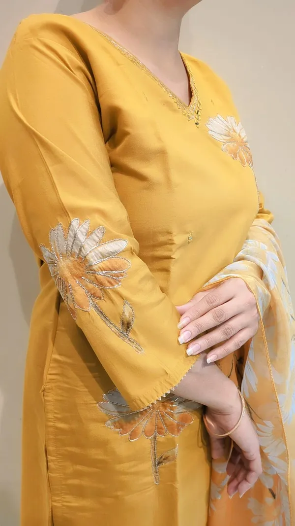 Yellow_Muslin_Kurta_Pant_Se_with_Organza_Dupatta