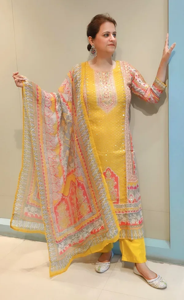 Yellow_Organza_Suit_For_Women
