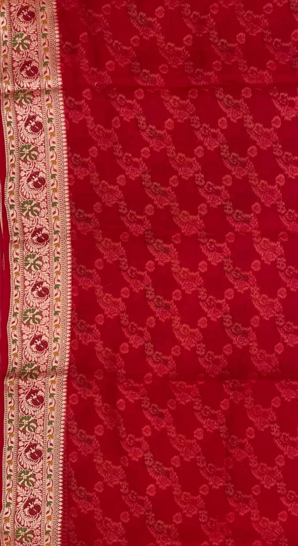 Humairah_Presents_Pure_Handloom_Maroon_Chiffon_Resham_Zari_Floral_Diagonal_Stripe_with_Minakari_Zari_Boota_Anchal_and_Minakari_Border_with_Maroon_Blouse